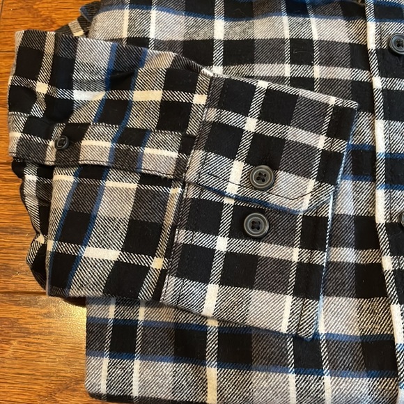 NEW Mens Eddie Bauer Black/Grey/White/Navy Flannel Button Down - Picture 3 of 3